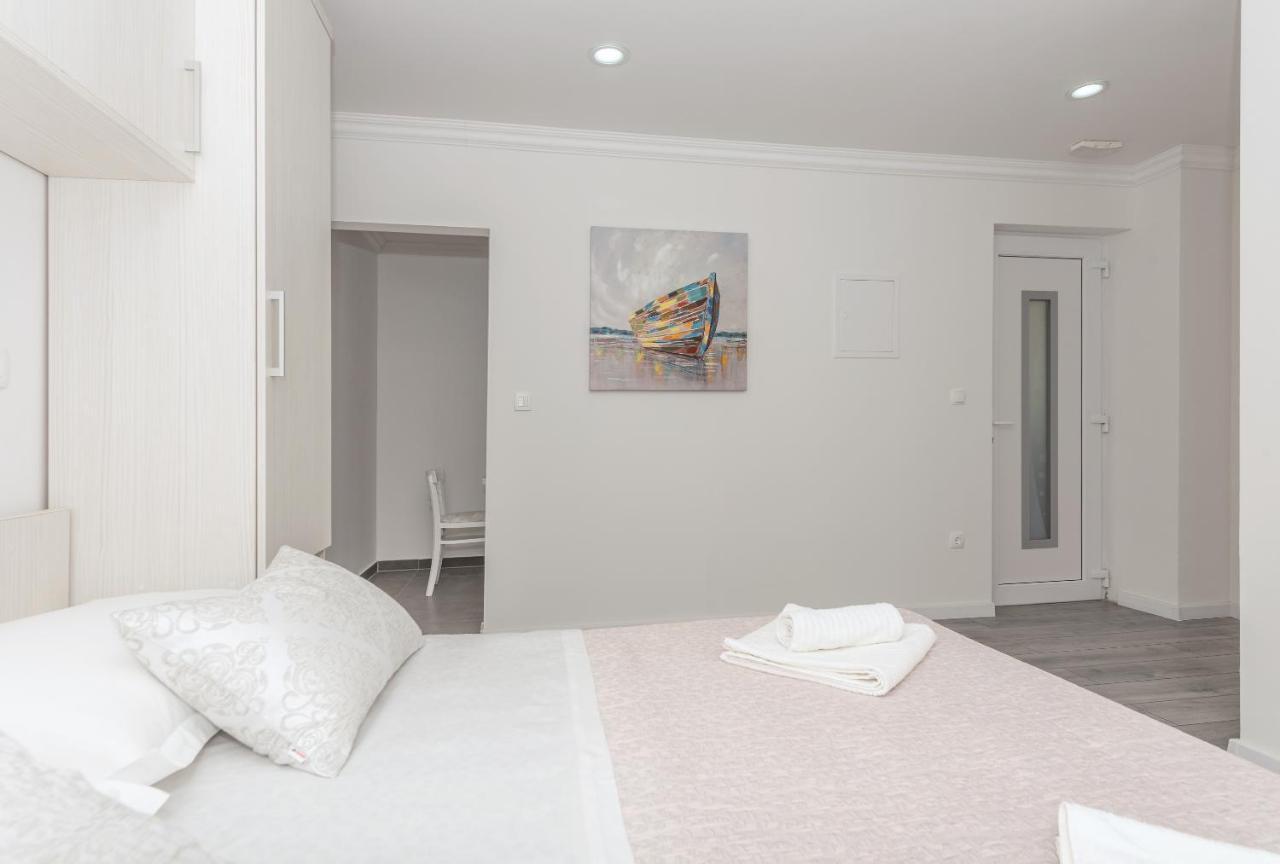 מאקרסקה Apartments Petrusic מראה חיצוני תמונה