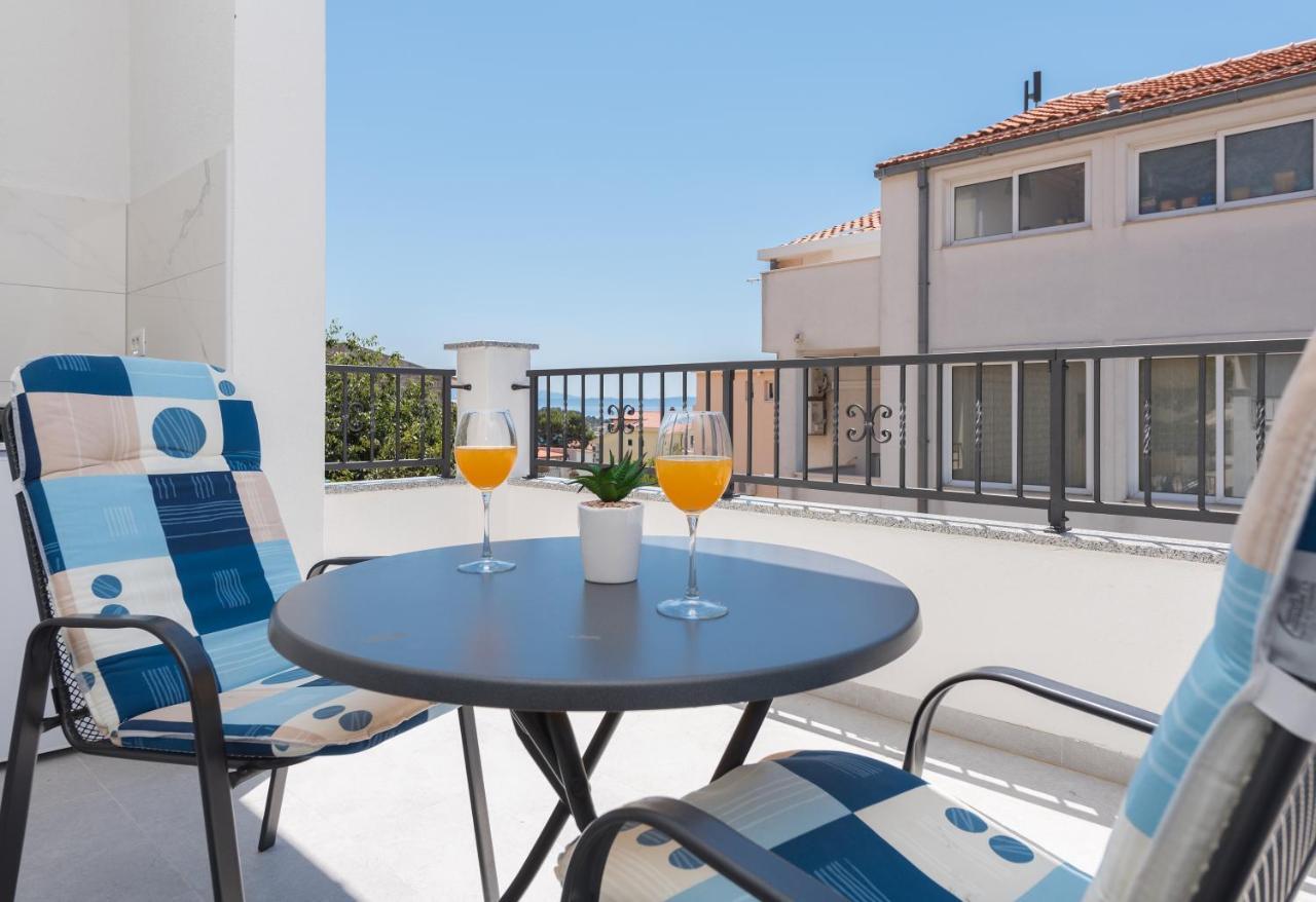 מאקרסקה Apartments Petrusic מראה חיצוני תמונה
